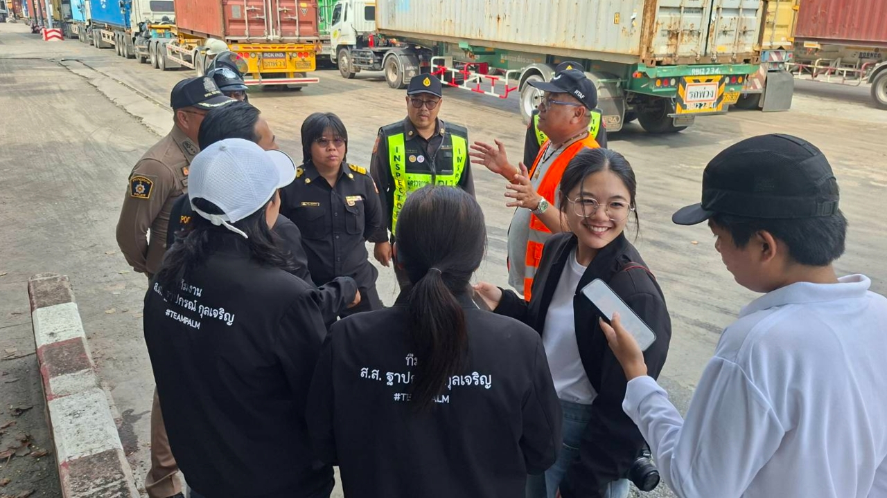 “ธนกร” ลุยแก้ปัญหารถบรรทุกจอดกินพื้นที่สมุทรปราการ จี้ตำรวจอย่าปล่อยเกียร์ว่าง
