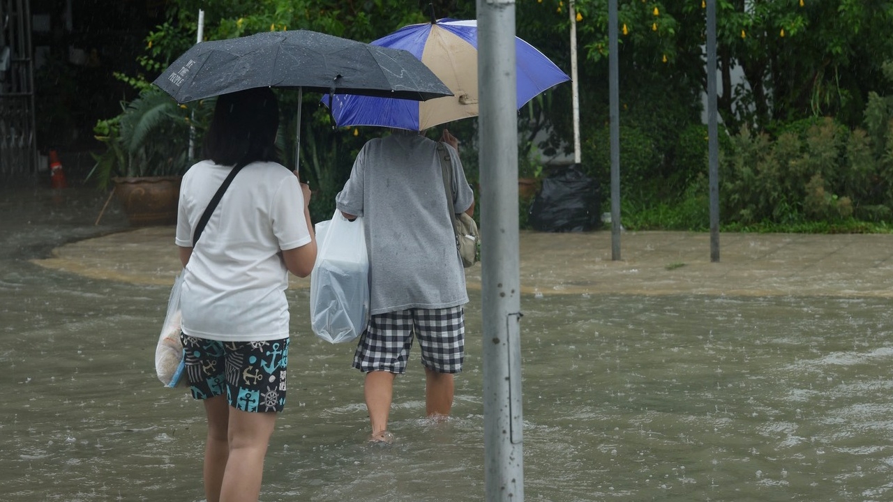 ปภ. ประสาน 53 จังหวัด-กทม. รับมือ "ฝนตกหนัก" ช่วง 9-13 ต.ค. เสี่ยงน้ำท่วมขัง