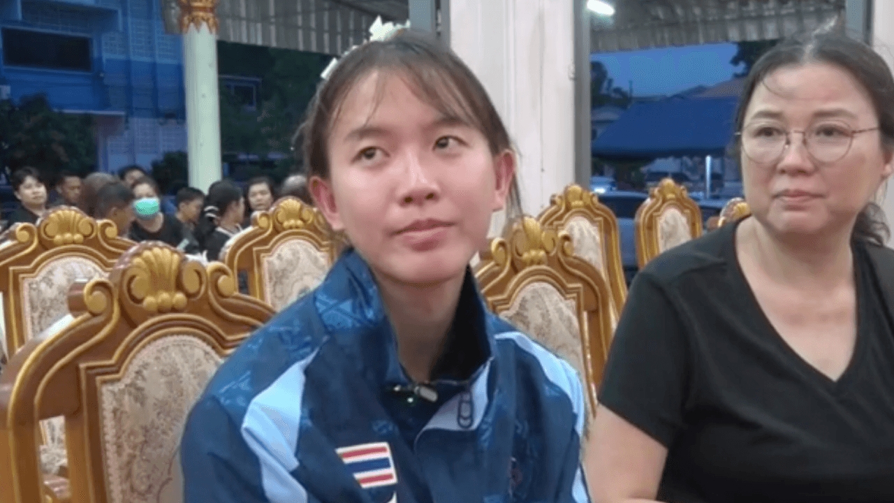 สุดเศร้า "น้องอิม" นักเทควันโดทีมชาติไทย กลับจากเอเชียนเกมส์ มากราบศพคุณพ่อแล้ว