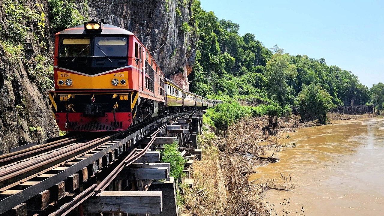 เปิดวิ่งแล้ว ทางรถไฟสายมรณะถ้ำกระแซ หลังน้ำแควลดระดับ เส้นทางยังแข็งแรงปลอดภัย