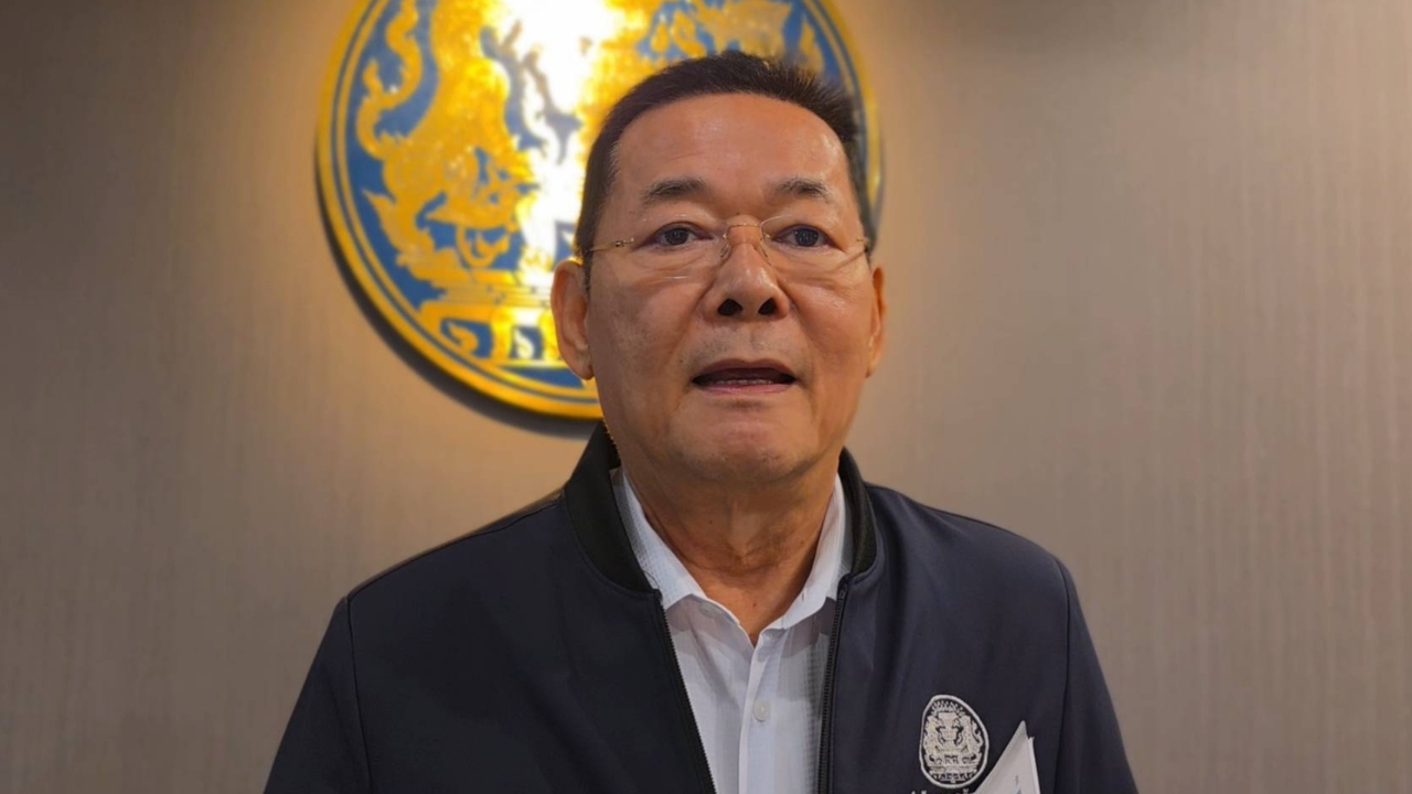 “นภินทร” ถกแนวทางจัดการน้ำ 3 จังหวัด ยันพร้อมรับสถานการณ์ลุ่มน้ำเพชรบุรี หลังล้นเขื่อน
