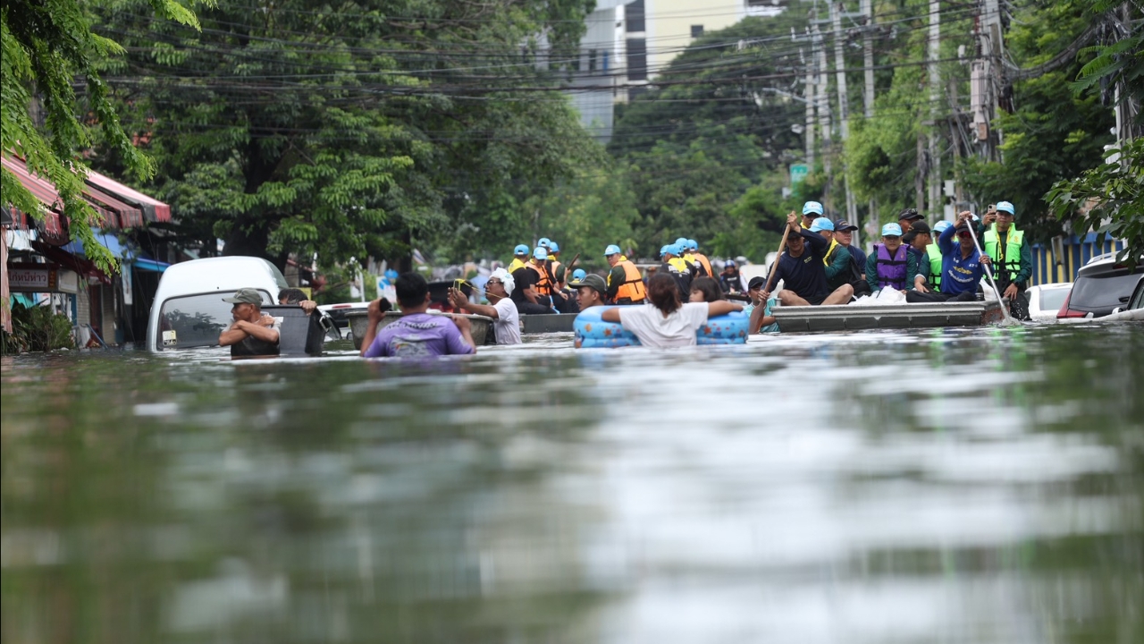 ปภ.โอนเงินน้ำท่วม รวม 10,453 ครัวเรือน 9 ต.ค.นี้ วงเงินกว่า 94 ล้าน เตือนบัญชีต้องผูกพร้อมเพย์ 