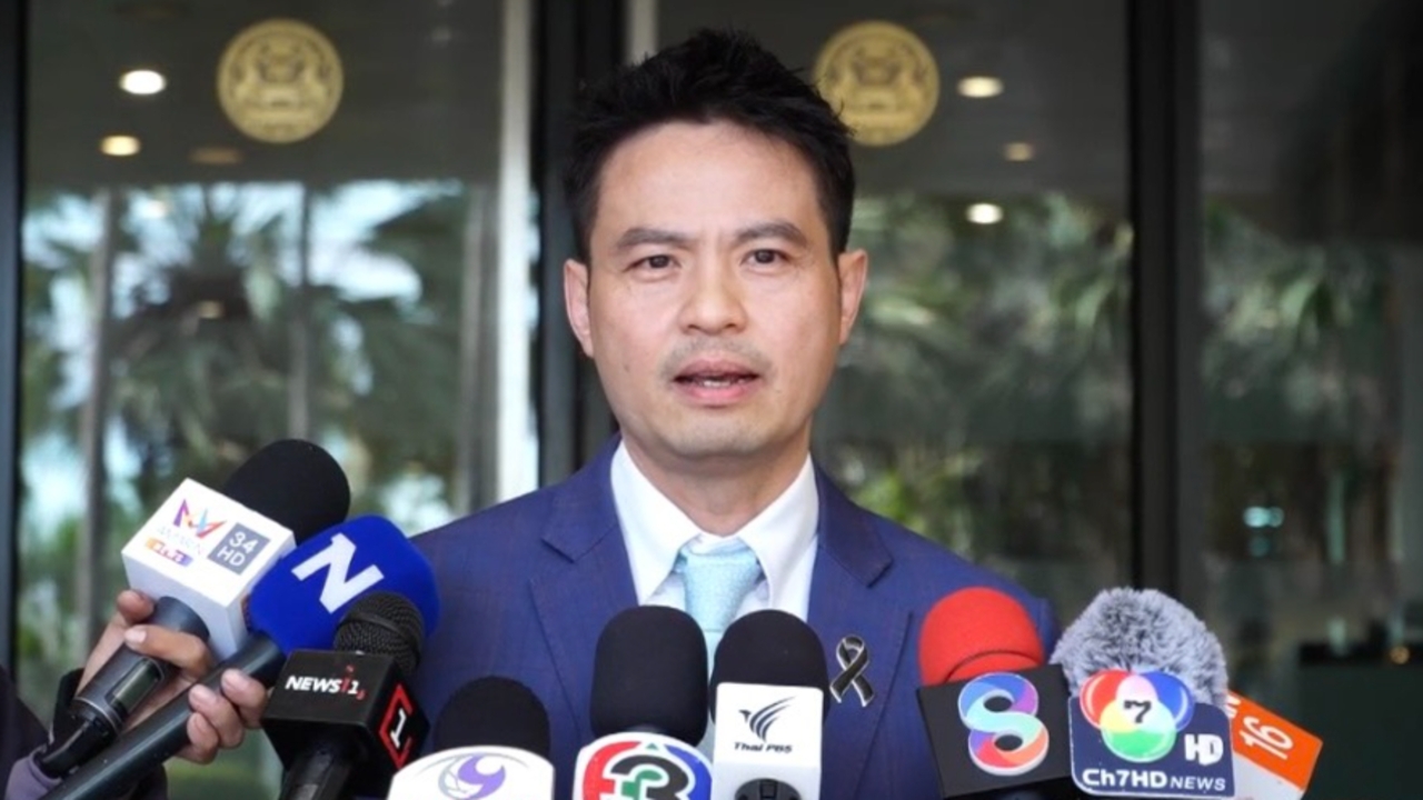 “ภราดร” รับงบกลางปี 69 หมดแล้ว แต่มีงบกลางปี 70 จำนวน 9.9 หมื่นล้าน เพียงพอเยียวยาน้ำท่วมแน่