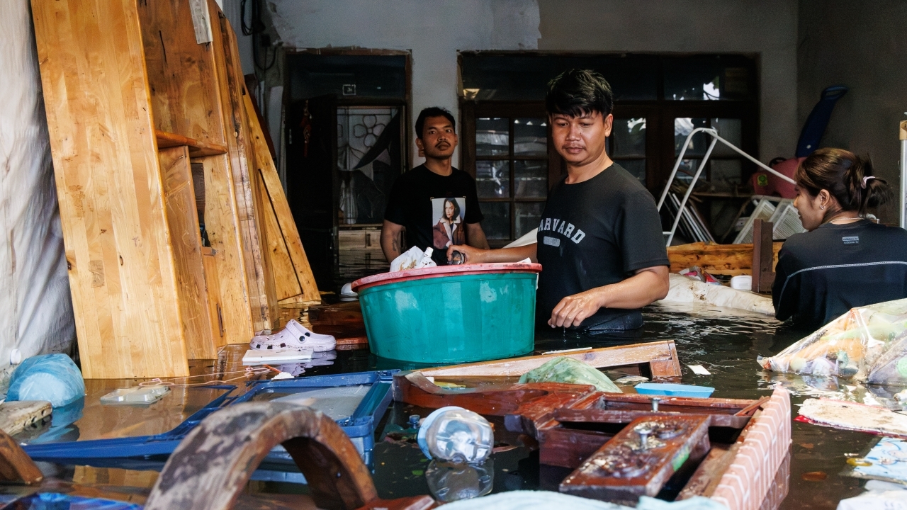 ขยายเวลายื่นขอเยียวยาน้ำท่วม กทม. ถึง 30 พ.ย. ย้ำบ้านพักราชการ ไม่มีสิทธิ