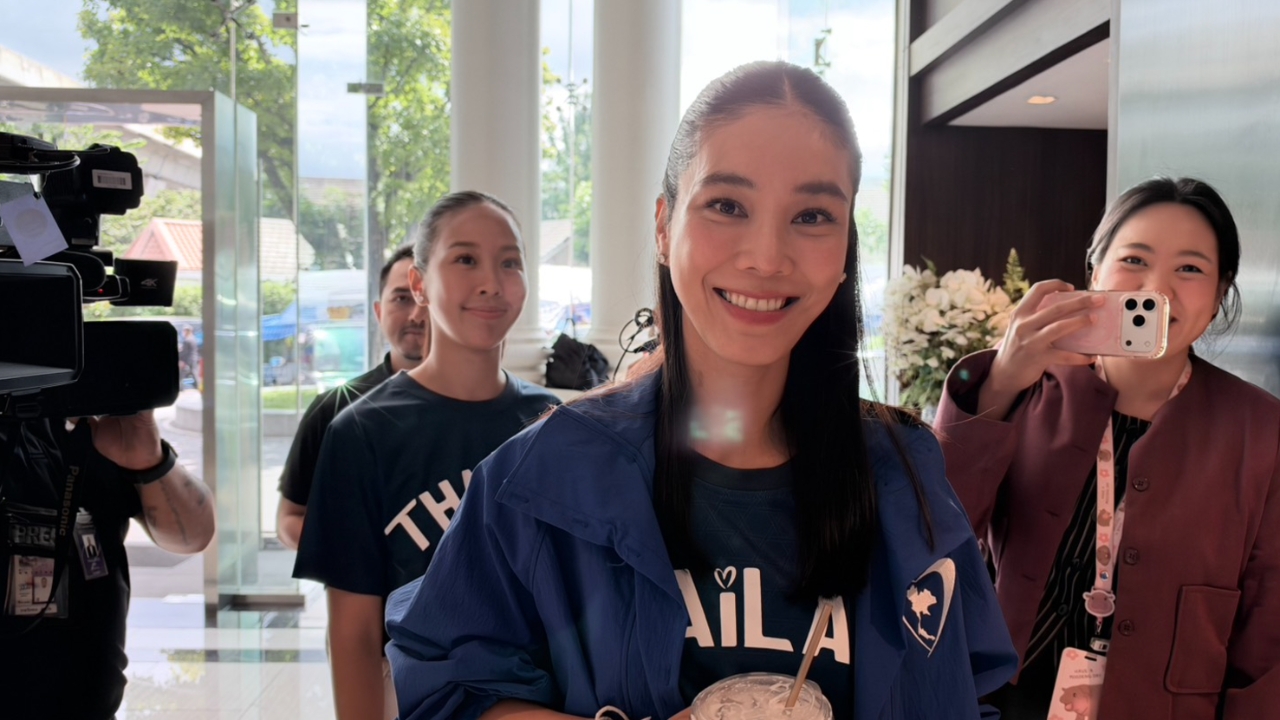 “ไอเดียร์” ยิ้มบอกไม่กังวล หลังสามีเข้าให้ข้อมูลกับ DSI เมิน “ศิริโชค” ให้ปากคำ