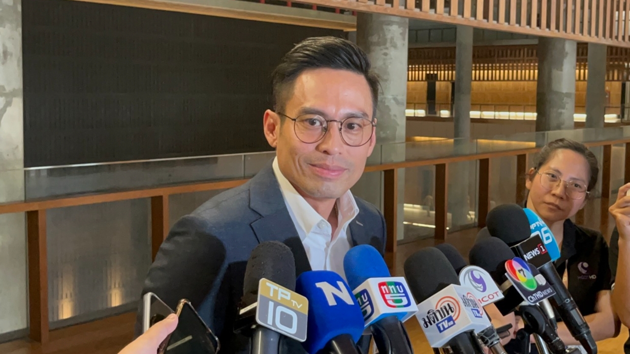 “กรวีร์” เผย 21 ต.ค. นัดวิป 3 ฝ่าย เคาะกรอบซักฟอก ปัดตั้งทีมองครักษ์พิทักษ์นายกฯ