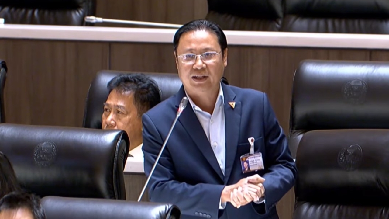 “ณัฐวุฒิ” ชี้ร่างแก้ไข พ.ร.บ.ศาลแรงงานฯ ส่อย้อนแย้ง ขยายอำนาจพิจารณาคดีอาญา แต่กระทบสิทธิสู้คดี