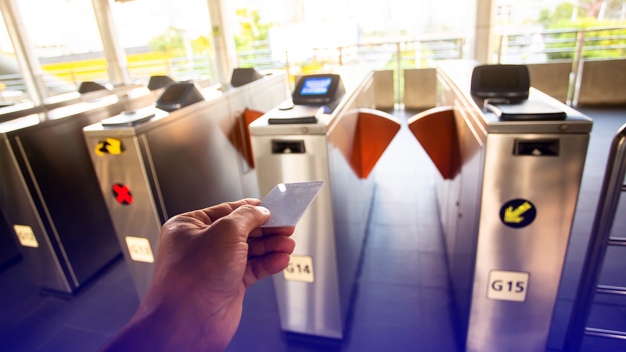 ลุยตั๋วร่วมรถไฟฟ้า 17-45 บาท ชงครม. งบ 5.8 พันล้าน ใช้ EMV เท่านั้น ไม่รองรับบัตร Rabbit
