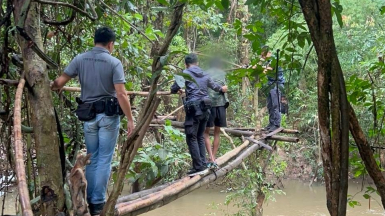 ตำรวจรวบ “ฤาษีทิพย์” ปลูกกระท่อมในป่าลึกซ่อนตัว หนีหมายจับ-ค้ายาเสพติด
