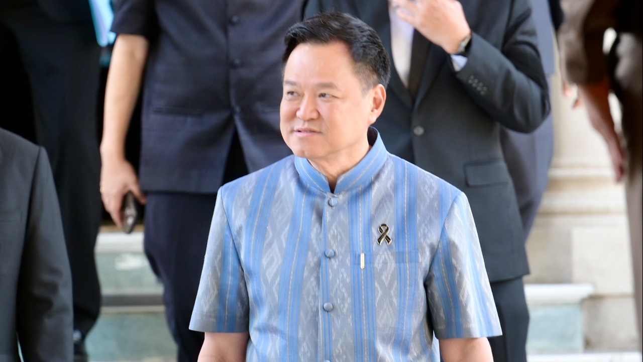 “อนุทิน” แจงภาพร่วมเบิร์ธเดย์ “สส.กล้าธรรม”  แค่ไปเยี่ยม “ธรรมนัส”