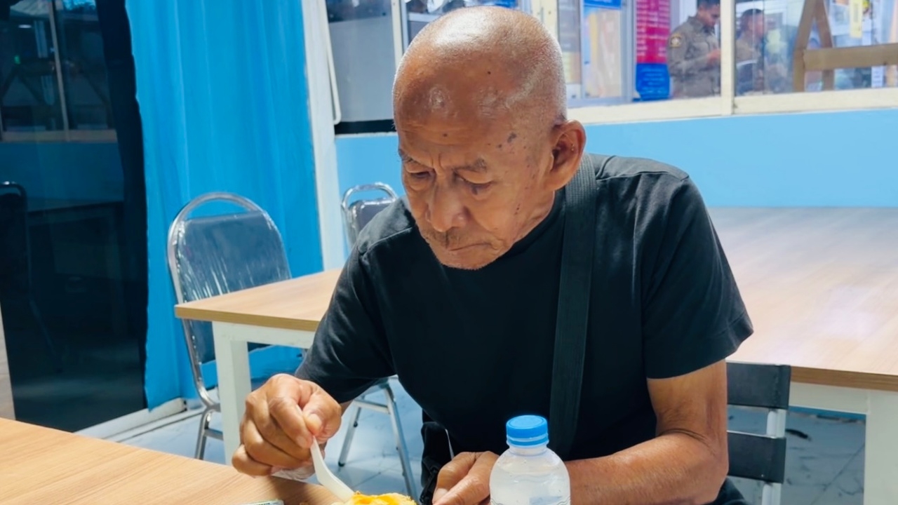 อดีตนักแสดงสุดรันทด ป่วยโรครุมเร้า ไม่มีที่พัก เร่ร่อนหางานแลกข้าวประทังชีวิต