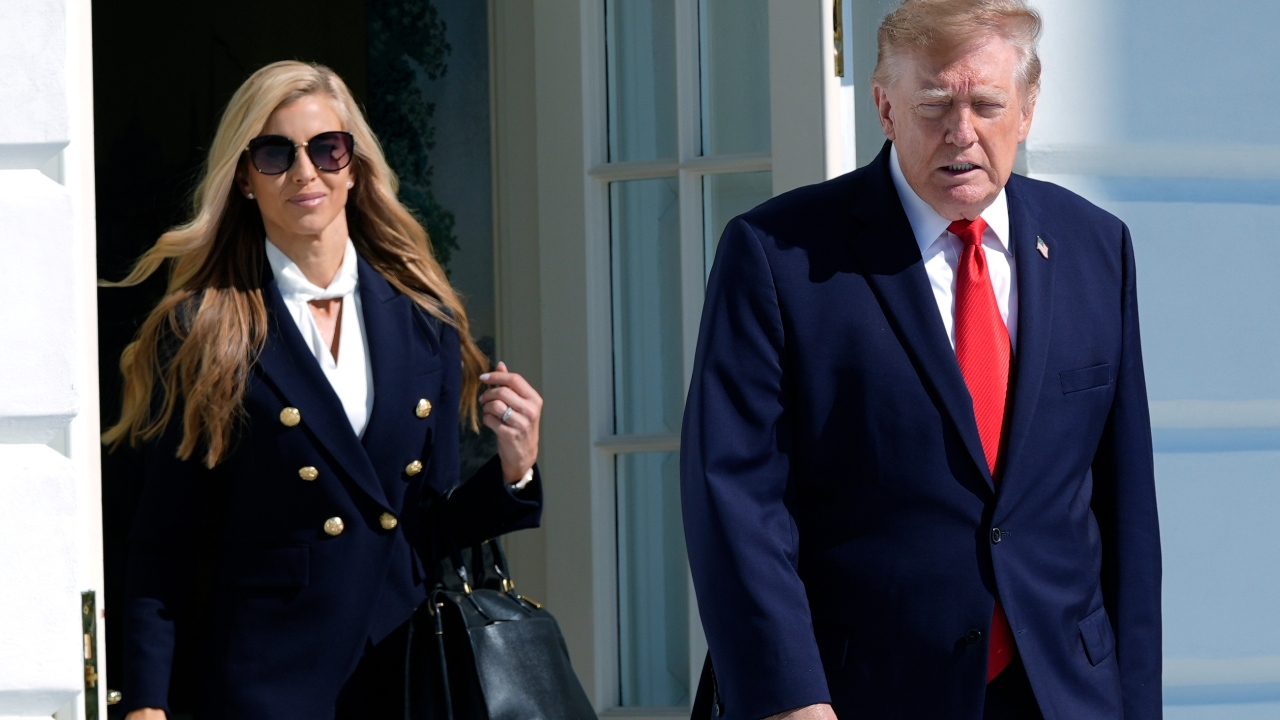 "เคที แซกคาเรีย" โฆษกทำเนียบขาวคนใหม่ ถูกตั้งข้อสงสัย ว่าอาจไม่ใช่ "ทนายความ" จริง