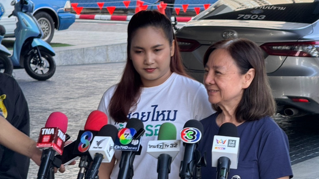 “แม่ภัทร” หอบหลักฐานเด็ด ถูกอุ้มเข้าศูนย์ “ป้าแมว”