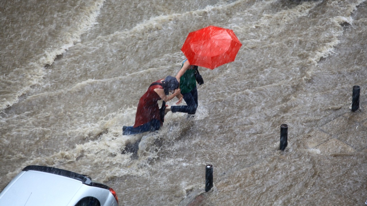 กรมอุตุนิยมวิทยา ประกาศฉบับ 1 ฝนตกหนักถึงหนักมาก เช็กพื้นที่เสี่ยงน้ำท่วม 18-25 ต.ค.69