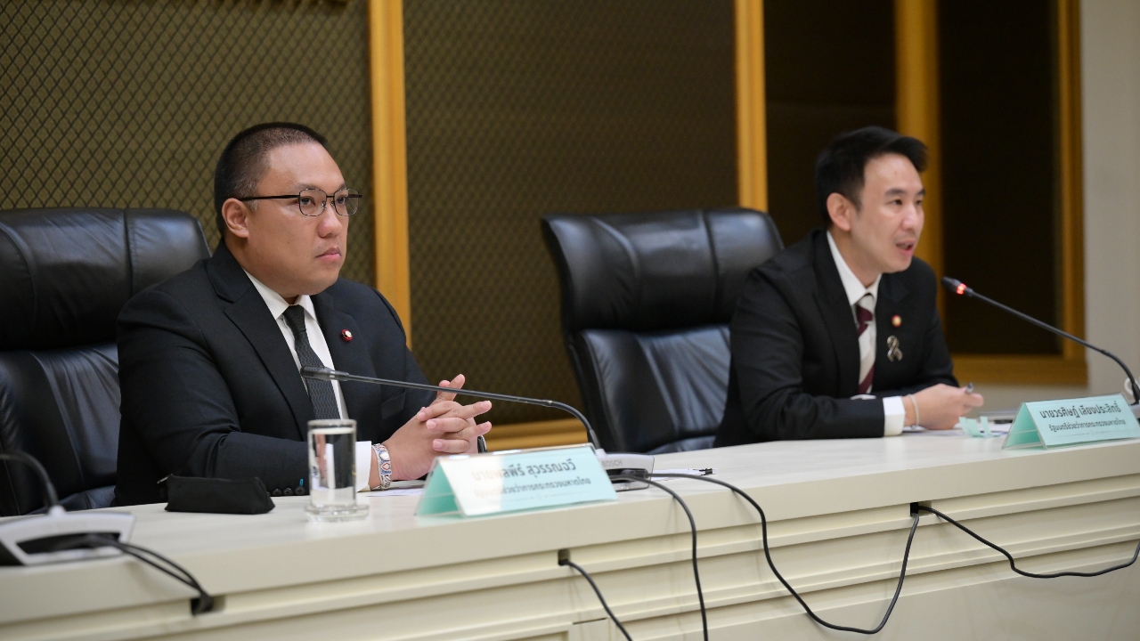 มท. ลุยจัดระเบียบสังคม สั่งรื้อระบบขอสัญชาติ ทบทวนหลักเกณฑ์-ตรวจย้อนหลัง