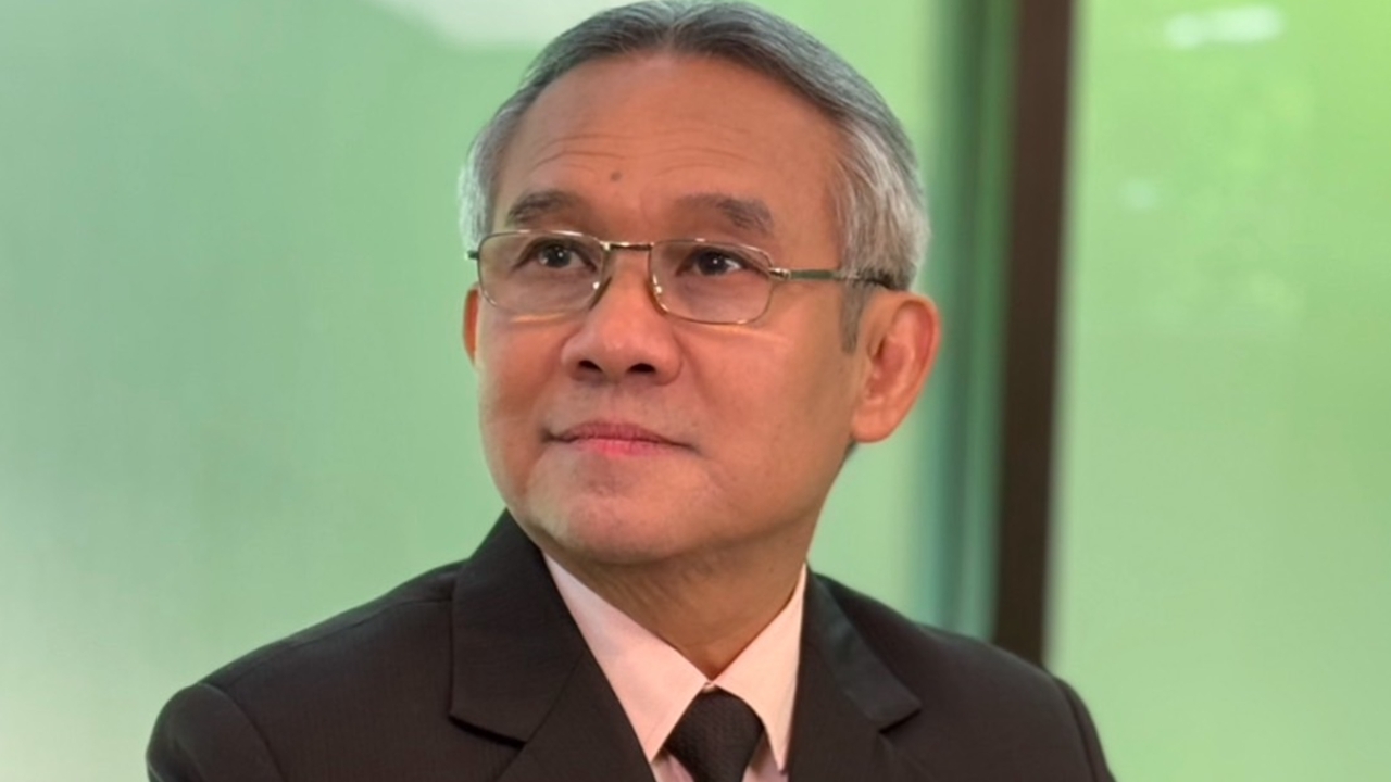 “สุรเดช” จี้ นายกฯ สางปัญหาดาต้าเซ็นเตอร์ แนะผลักดัน 2 บริษัทออกไปตั้งที่ EEC แทน