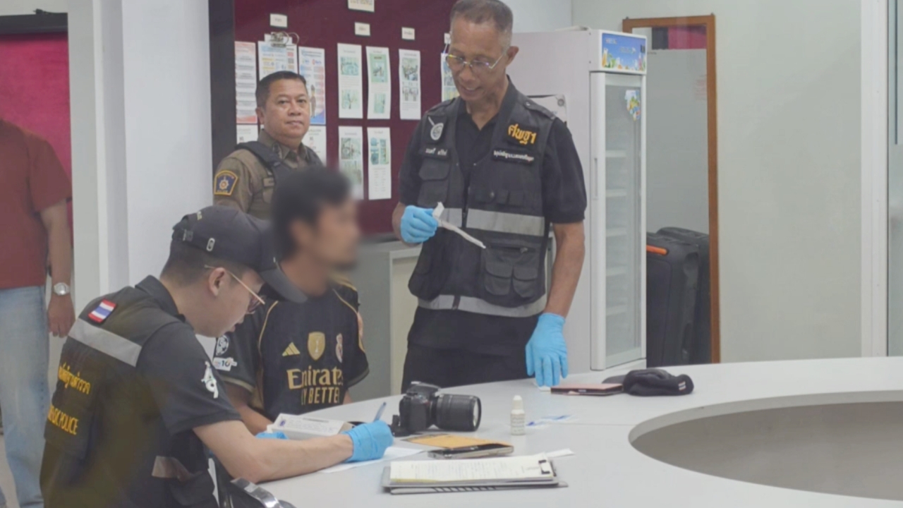 มอบตัวแล้ว ผัวเก่ายิงอดีตเมีย-ชายใหม่ ดับ 2 ศพในวัดดัง ตร.เร่งค้นปืน-ตรวจหลักฐาน
