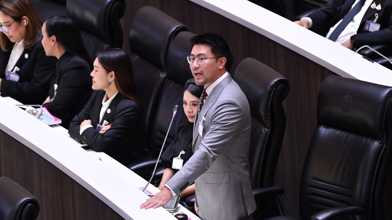 “อัครแสนคีรี” จี้รัฐบาลเร่งจ่ายเงินช่วยชาวนา-ชาวไร่อ้อย ลงพื้นที่ชาวบ้านถามแล้วถามอีก