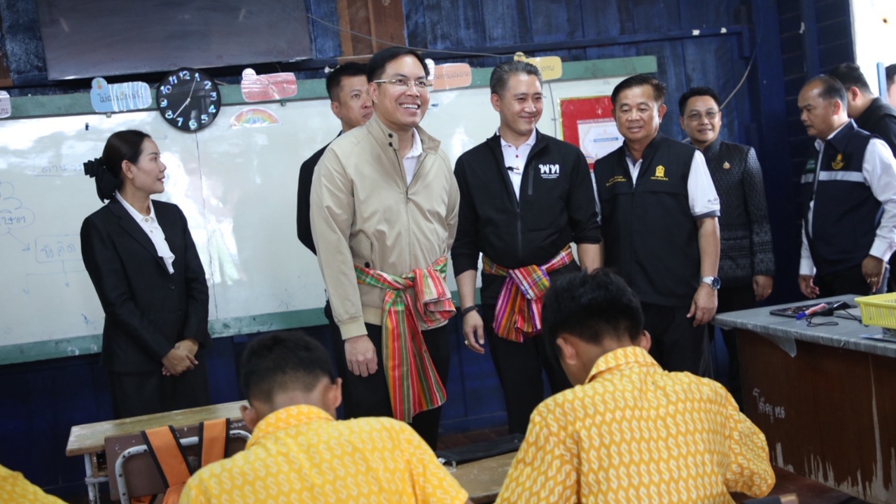 ลุยขอนแก่น เจาะปัญหาโรงเรียนห่างไกล “อัครนันท์” ชี้ตรวจราชการ ต้องไปช่วยลดปัญหา