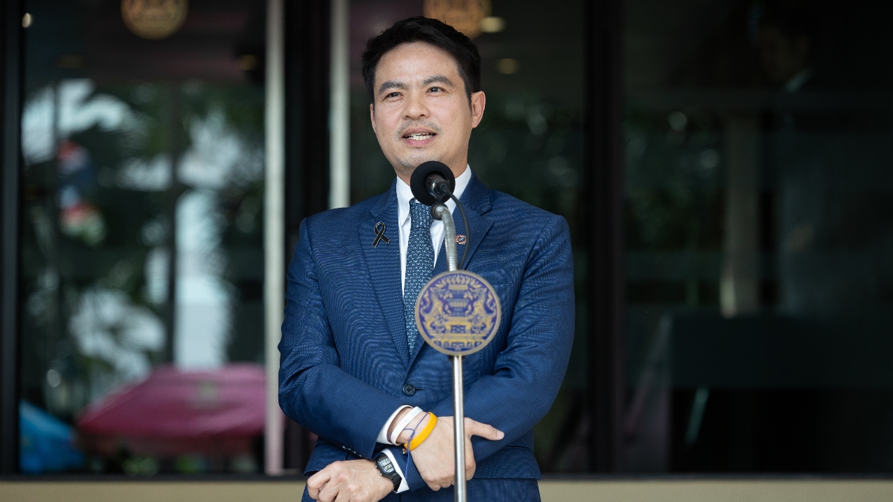 “ภราดร” ลั่น รัฐบาลไม่หวั่นฝ่ายค้านเปิดซักฟอก พร้อมถูกตรวจสอบ ปัดภูมิใจไทย ไม่เอี่ยวคดีฮั้ว สว. 
