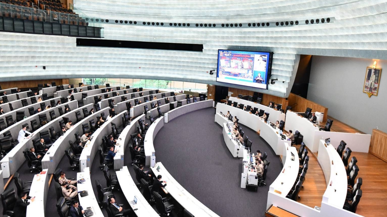 ที่ประชุมวุฒิสภา โหวตท่วมท้น เห็นชอบพ.ร.ก.กู้เงิน 4 แสนล้านบาท ฝ่าวิกฤตพลังงาน 