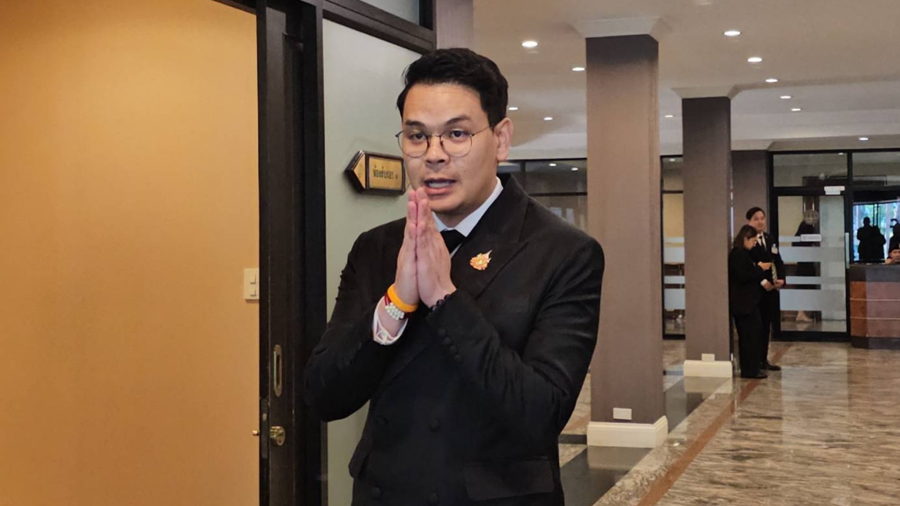 “ไชยชนก” บอกไม่รู้จักนายกเทศมนตรีตำบลโพนสา หลัง ปชน. โยงคดีฮั้ว สว. กับภูมิใจไทย