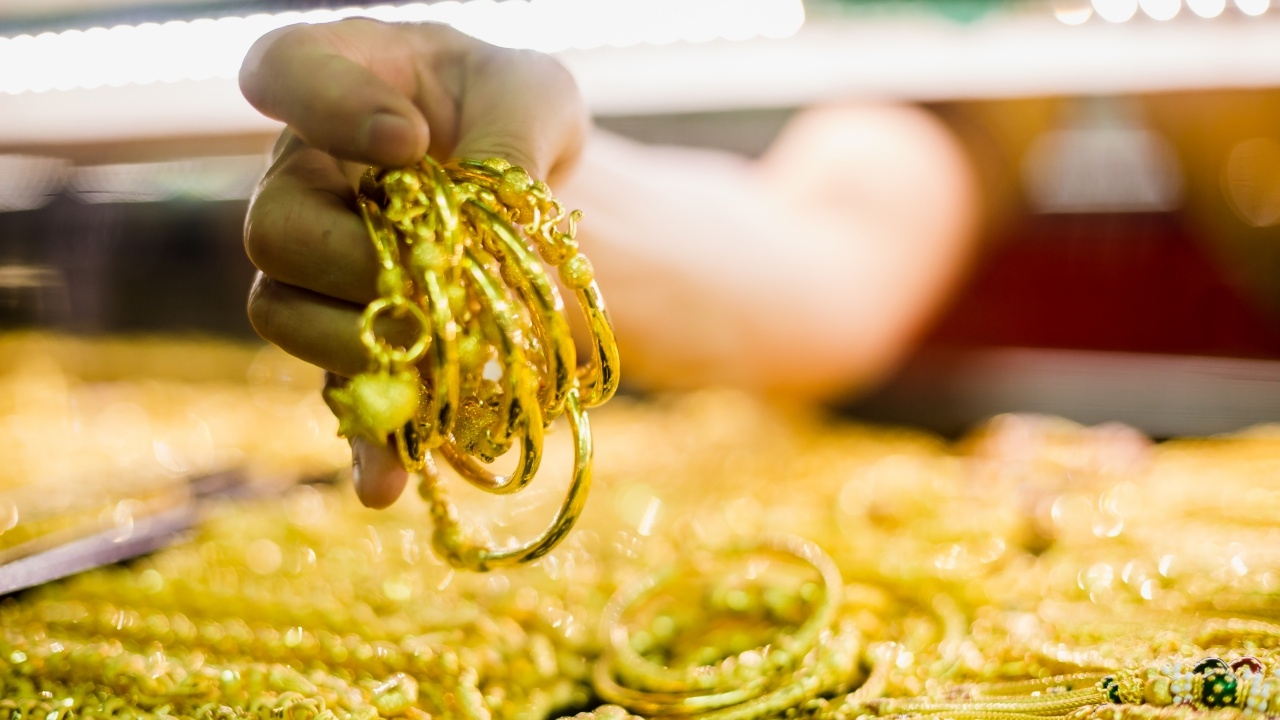 อัปเดตราคาทองวันนี้ 17 ส.ค. 69 ปิดตลาดปรับลด 50 บาท ทองรูปพรรณขายออก 69,500