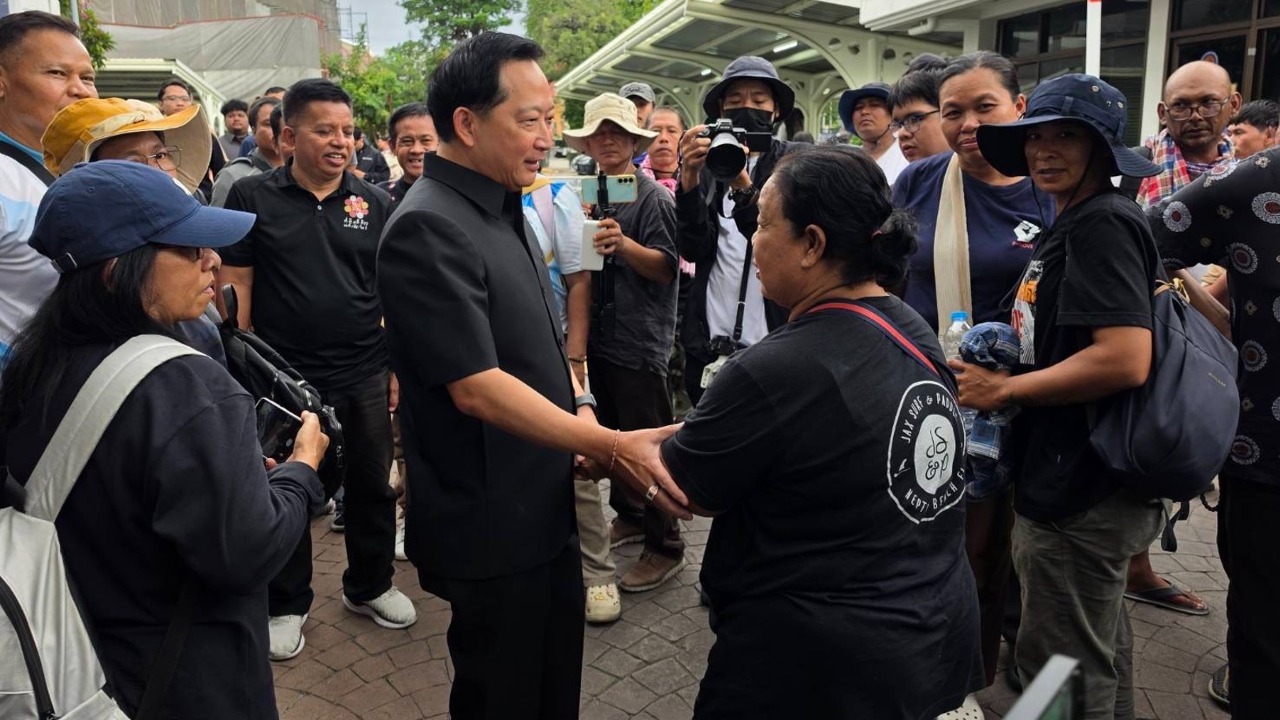 “พีมูฟ” ยุติการชุมนุมหลัง มท.รับลูก เคาะวันประชุมนัดสำคัญ 19 สิงหาคมนี้