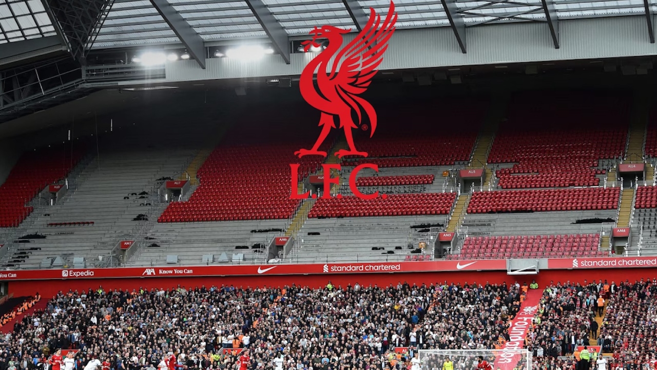 Liverpool Surprises by Signing Barcelona Defender