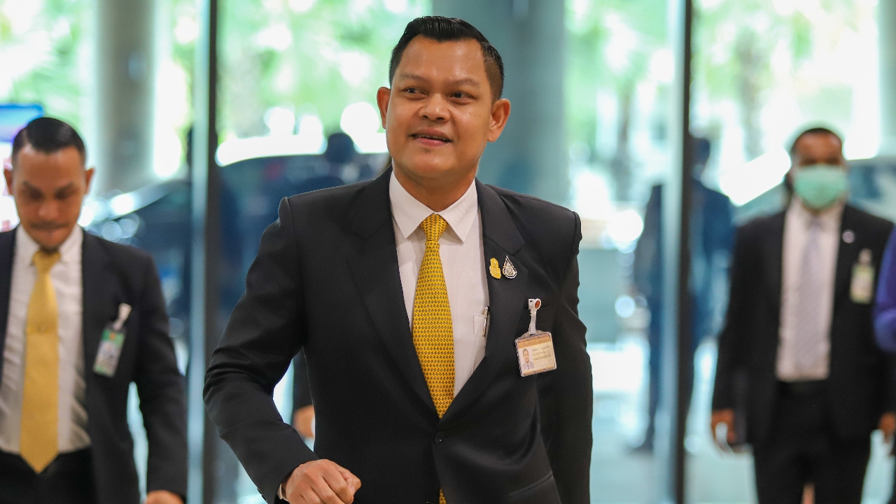 “ธนกร” ชี้ คนเรียกร้อง “ไทยช่วยไทยพลัส” เหน็บพวกโจมตี ให้ดูใครใช้งบฯ ฉลาดกว่า