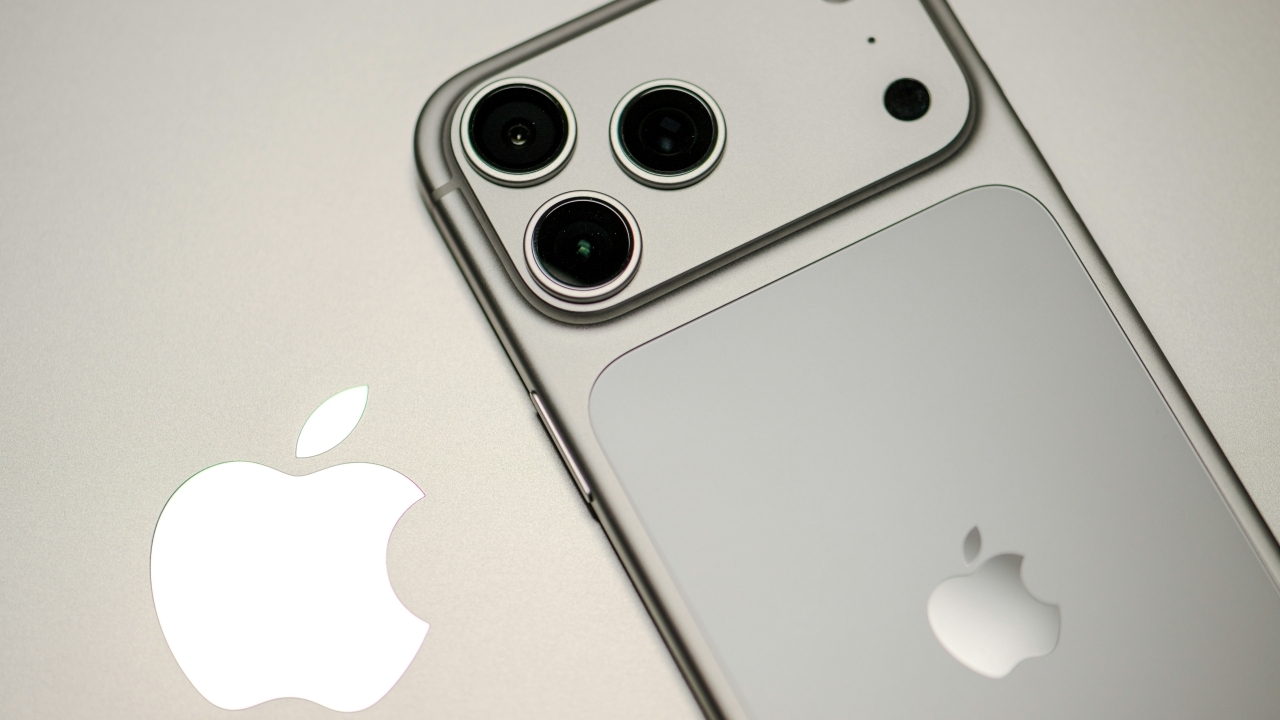 คาดการณ์สเปก iPhone 18 Pro กล้องรูรับแสงปรับได้ แบตใหญ่ขึ้น คุ้มไหมถ้าราคาแตะ 6 หมื่นบาท