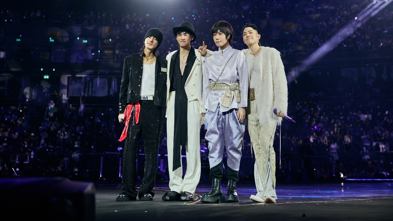 เก็บตกบรรยากาศ คอนเสิร์ต F✦FOREVER จัดเต็มความสนุกให้แฟนไทยเหมือนย้อนเวลาให้หายคิดถึง