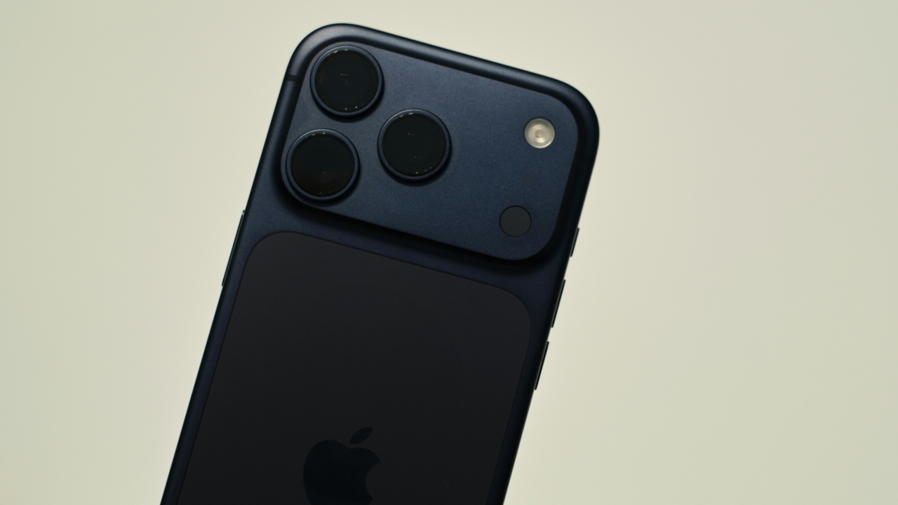 Bloomberg Estimates Apple to Launch 8 New Products in September, Led by iPhone Ultra and iPhone 18 Pro