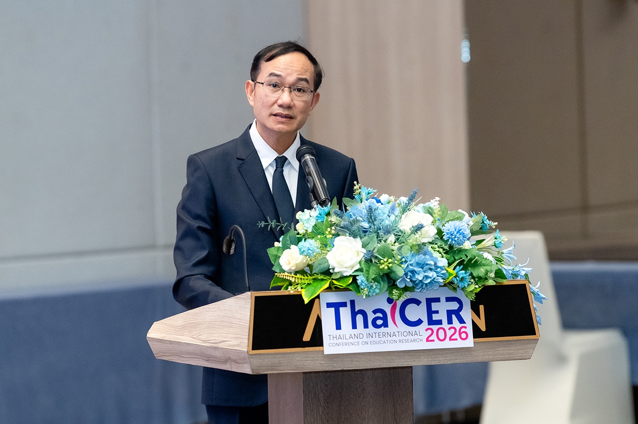 รศ.ดร.ประวิต เอราวรรณ์ เลขาธิการ สำนักงานเลขาธิการสภาการศึกษา