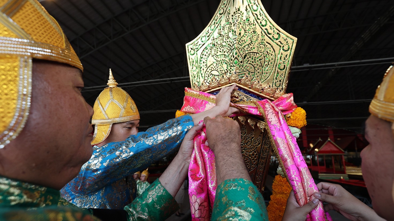 เปิดความเชื่อ บวงสรวงเรือพระราชพิธี ขอพรแม่ย่านางและเทพ 4 ทิศ