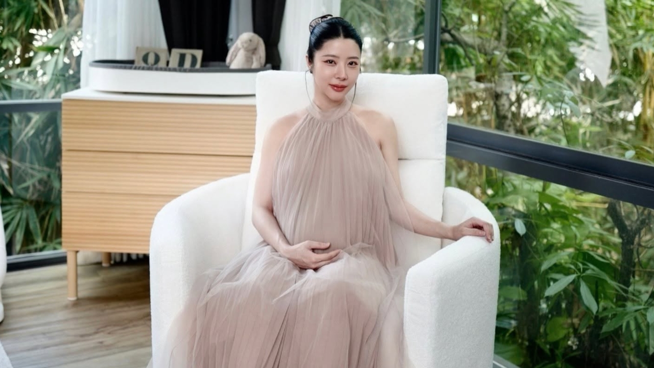 เกิดอะไรขึ้น? "เนย วรัฐฐา" โพสต์ข้อความถึงความต่างของการเป็นพ่อแม่ คนแห่ส่งกำลังใจ