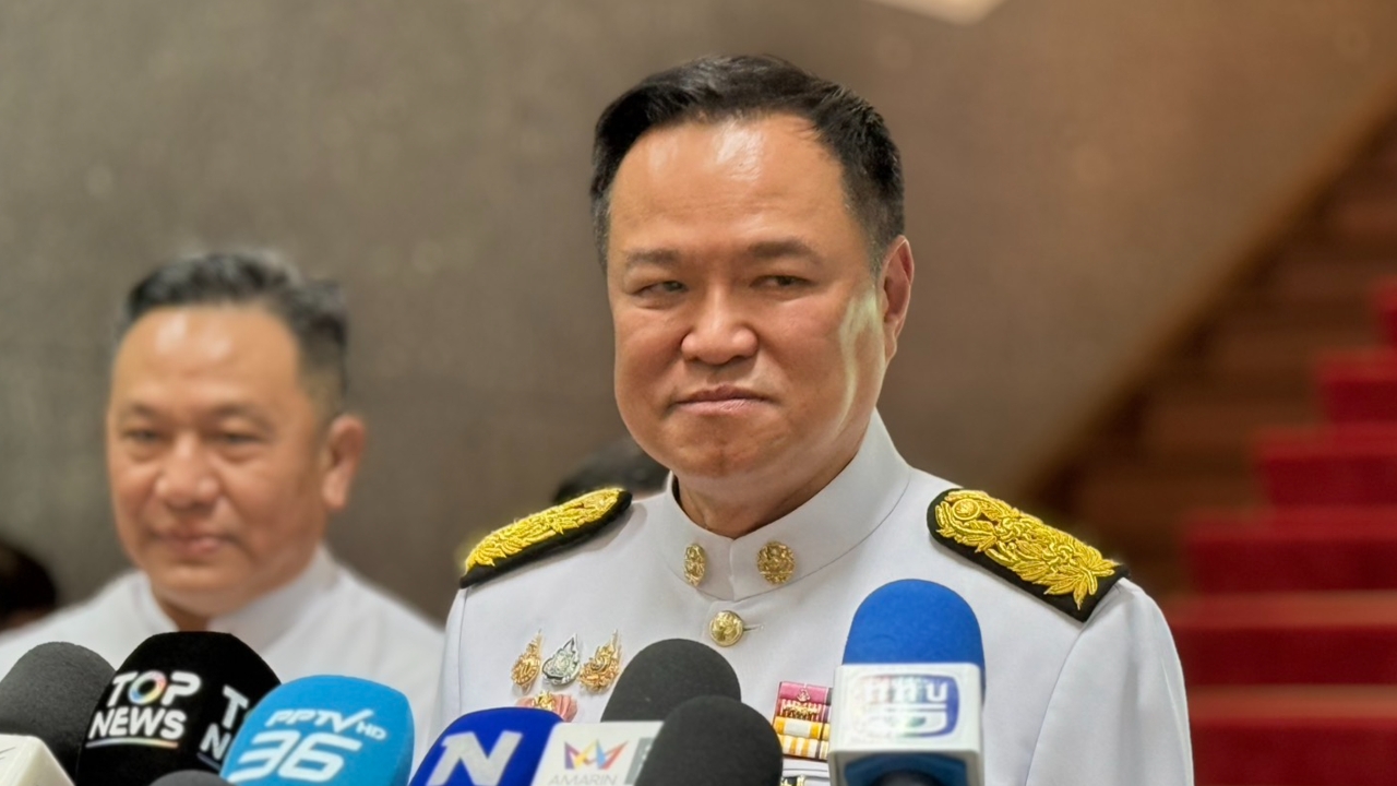 “อนุทิน” ย้อนถามแปลกตรงไหน “ภรรยาเนวิน” โพสต์ “ดีก็คบทรยศก็ตัดทิ้ง”