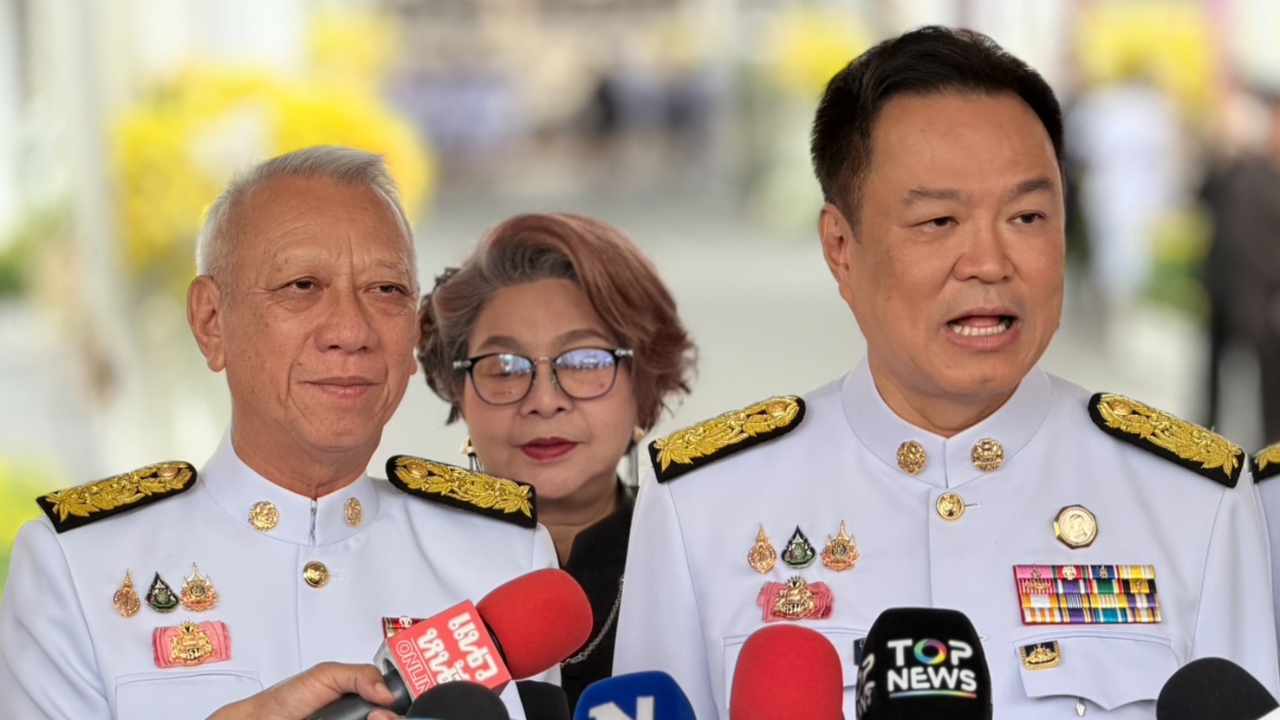 “อนุทิน” ควง “พิพัฒน์-นาที” สยบรอยร้าว ติดตลก 2 น. 1 พ. ยัน ครม.เดินหน้าทำงานร่วมกันราบรื่น 