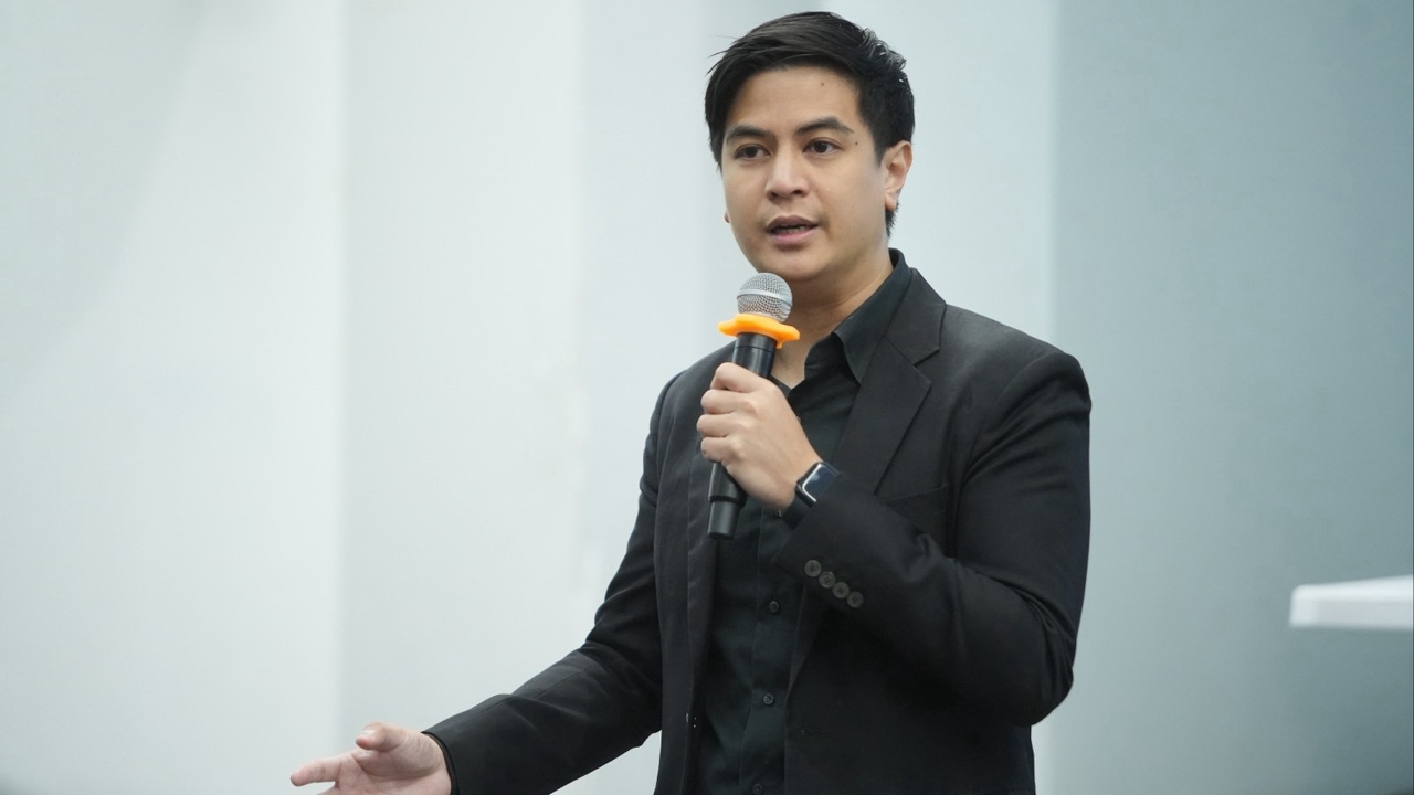 “พริษฐ์-ยิ่งชีพ” เปิด 5 ฉากทัศน์ฮั้ว สว. ขู่หากกกต.ยกฟ้อง จำเป็นต้องนำข้อมูลที่เหลือเปิดเผยสังคม
