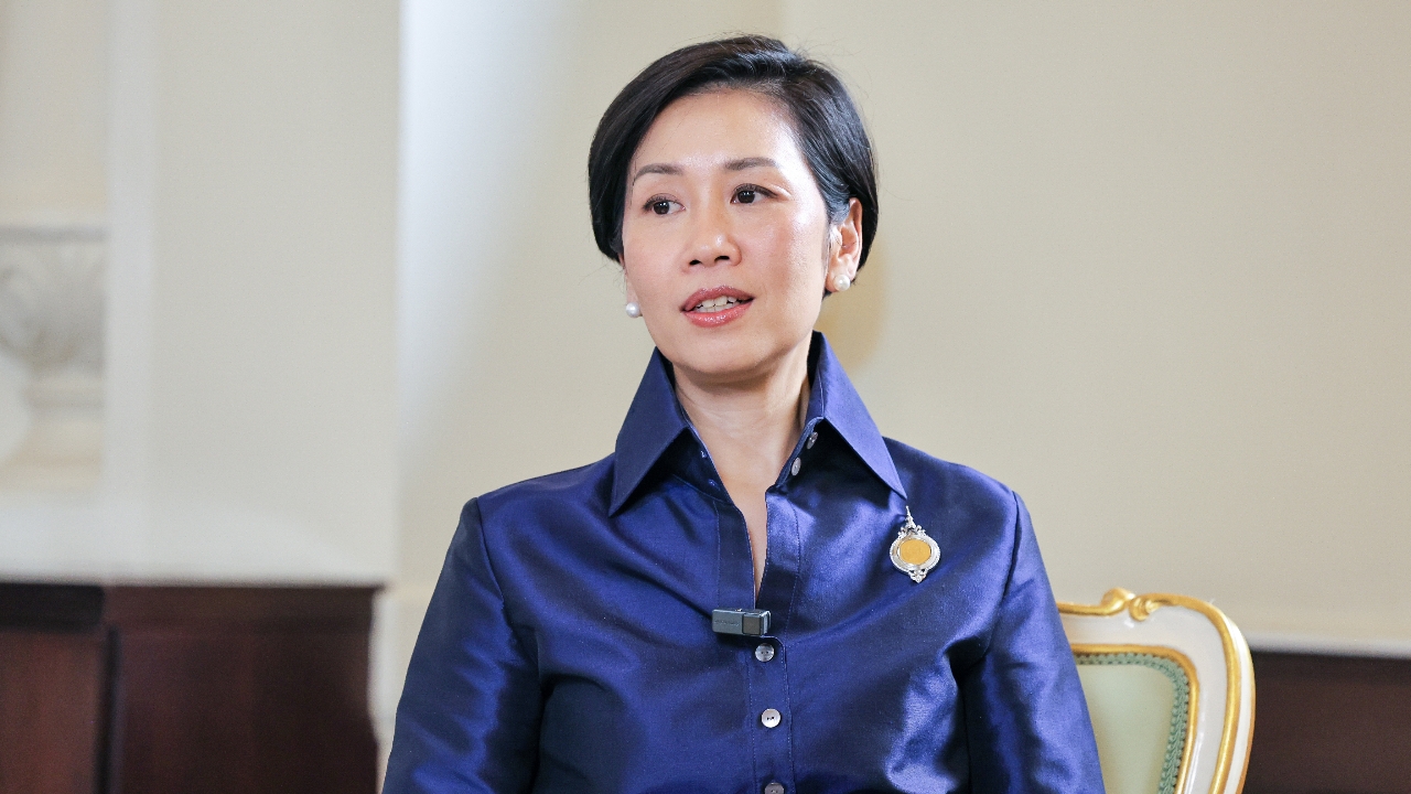 รัฐบาลโต้ “หมอสุภัทร” กล่าวหา “นายกฯ” ยื้อปมประธาน กสทช. ย้ำเรื่องยังมาไม่ถึง