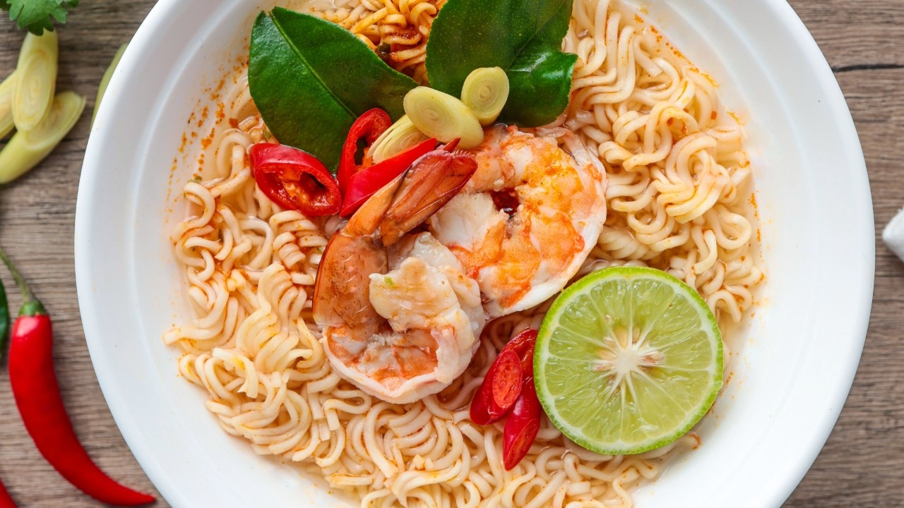 บะหมี่กึ่งสำเร็จรูป 1 ซอง ทำอะไรได้บ้าง? แจก 8 ไอเดียเมนูอร่อย ทำง่าย เซฟเงินช่วงสิ้นเดือน 
