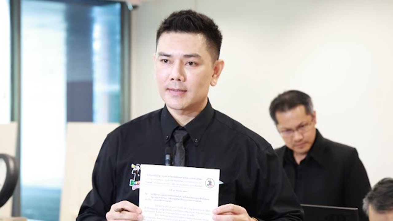 “ทนายอั๋น” บุกร้องผู้ตรวจการแผ่นดิน เบรก 3 กกต. ทำคดีฮั้ว สว. 