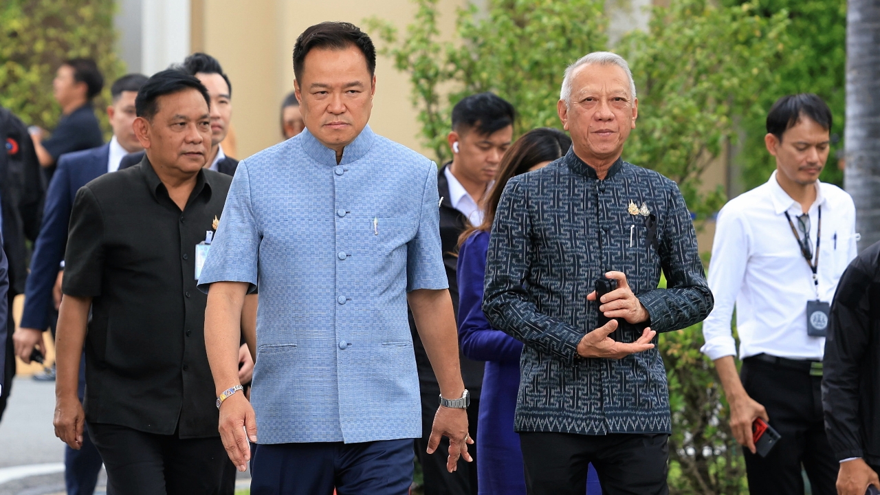 เปิดเบื้องลึก “อนุทิน” ดึง EEC มาคุมเอง ไม่เกี่ยวปมขวางแก้สัญญารถไฟ 3 สนามบิน