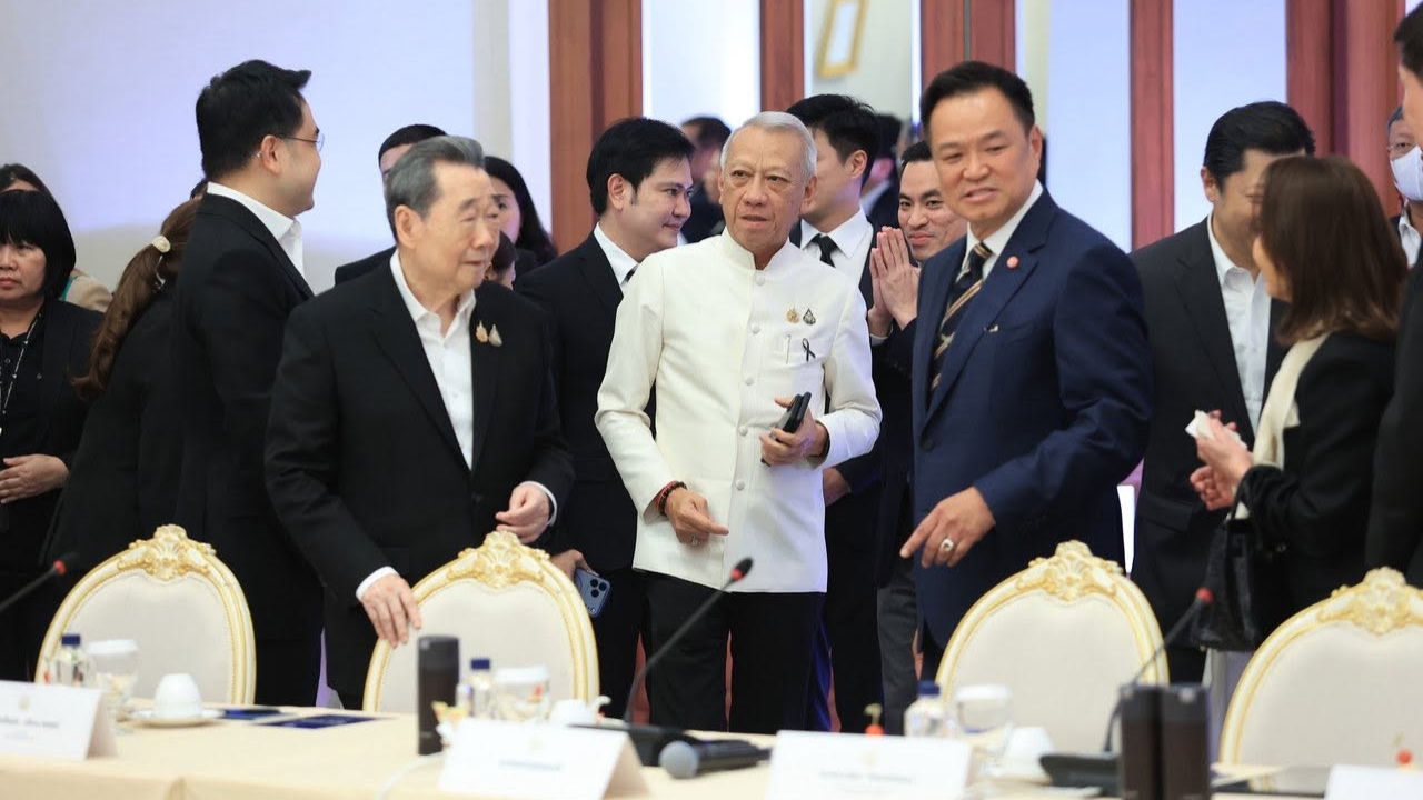 “พิพัฒน์” สยบข่าวลือ “ภูมิใจไทย” ร้าว หลัง “อนุทิน” ดึง EEC กลับไปดูเอง 