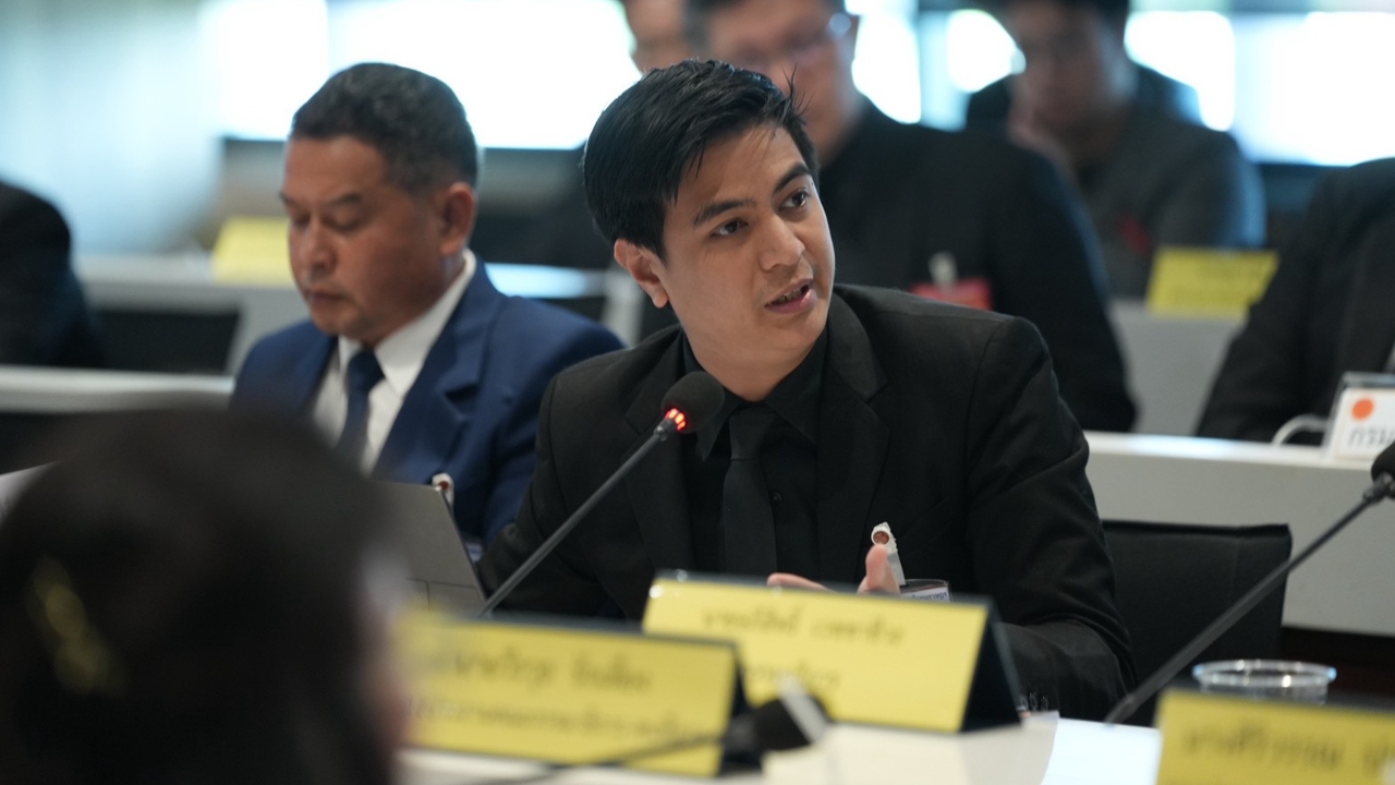 “พริษฐ์” สรุป 9 ประเด็นสำคัญคดีฮั้ว สว. ที่ กกต. ยังไม่มีคำตอบ และตอบไม่ได้ 