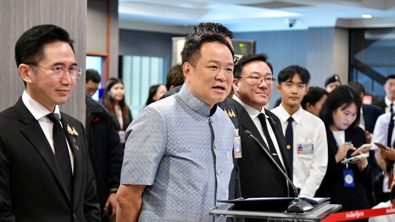 “อนุทิน” แจงขึ้นบิน F-16 แค่ฝึกตามวงรอบ ชายแดนไทย-กัมพูชายังปกติ