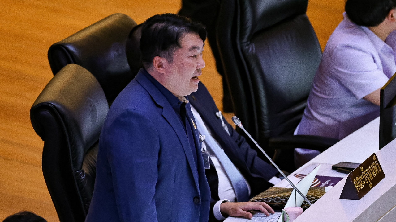 งบปี 70 “สิริพงศ์” แจงงบคมนาคม-ปมผู้รับเหมาชั้นพิเศษ สภาฯ สั่งพักประชุมวันแรกแล้ว