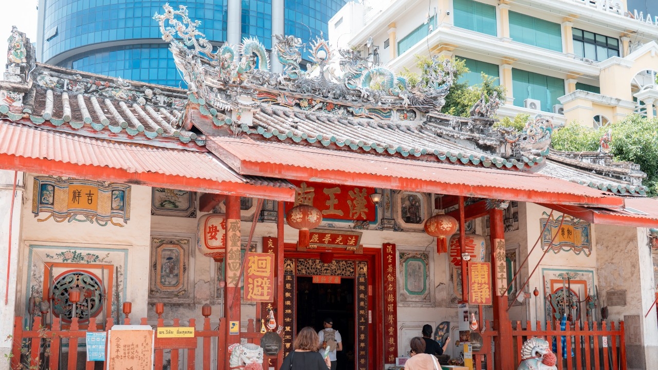 เที่ยวมหาเจริญ เดินเมืองเก่าส่องสถาปัตยกรรม แวะพิกัดลับร้านอร่อยร้อยปี ย่านตลาดน้อย-เจริญกรุง