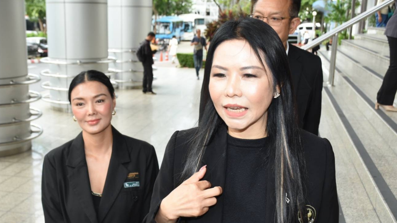 คุก 1 ปี แต่ให้รอลงอาญา ปรับ 1 แสนบาท “ทนายกุ้ง” หมิ่นประมาท “ปู-มัณฑนา”