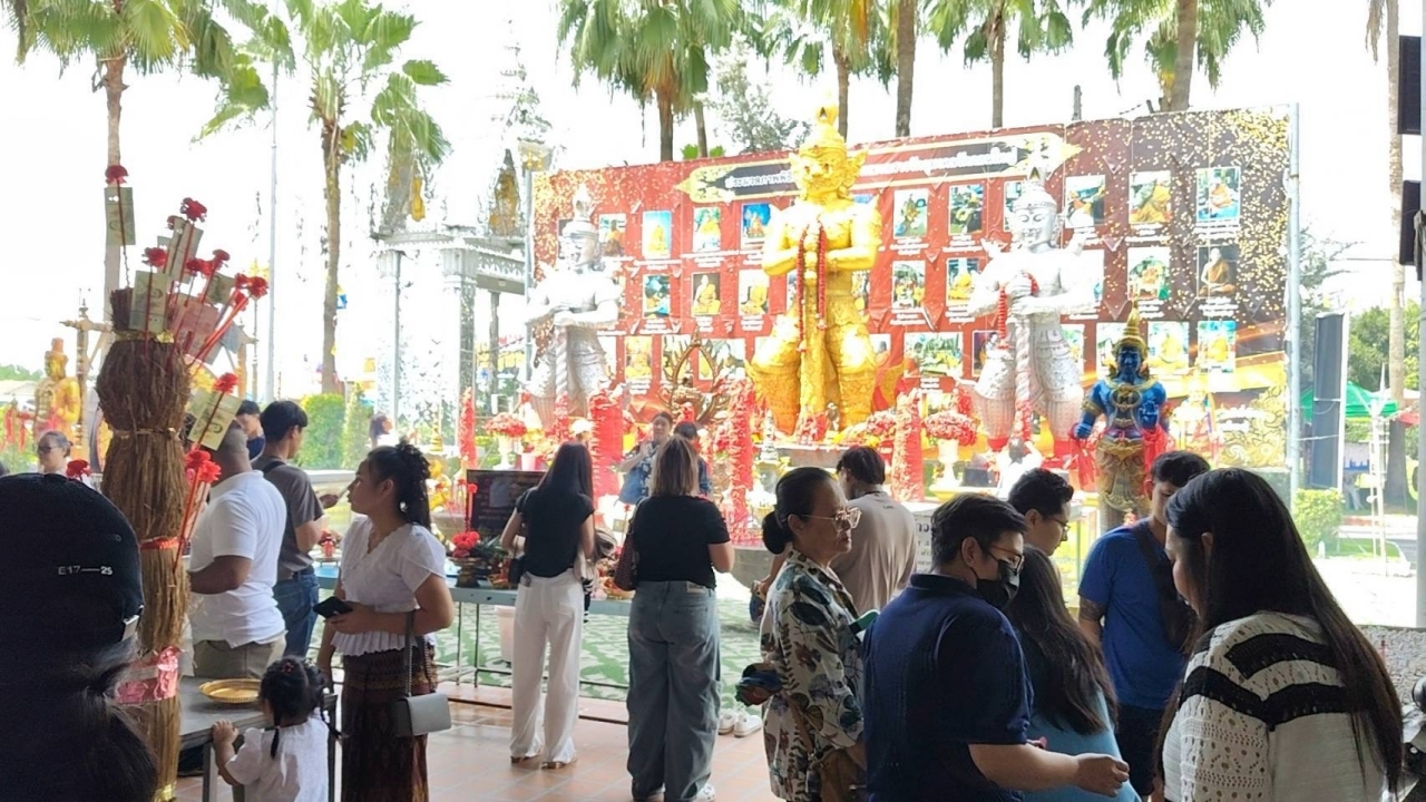 คนดวงเฮง แก้บน "ท้าวเวสสุวรรณ" วัดดอนใหญ่ ขอพรได้ "เลขเด็ด" งวด 1/7/69 เสี่ยงโชค